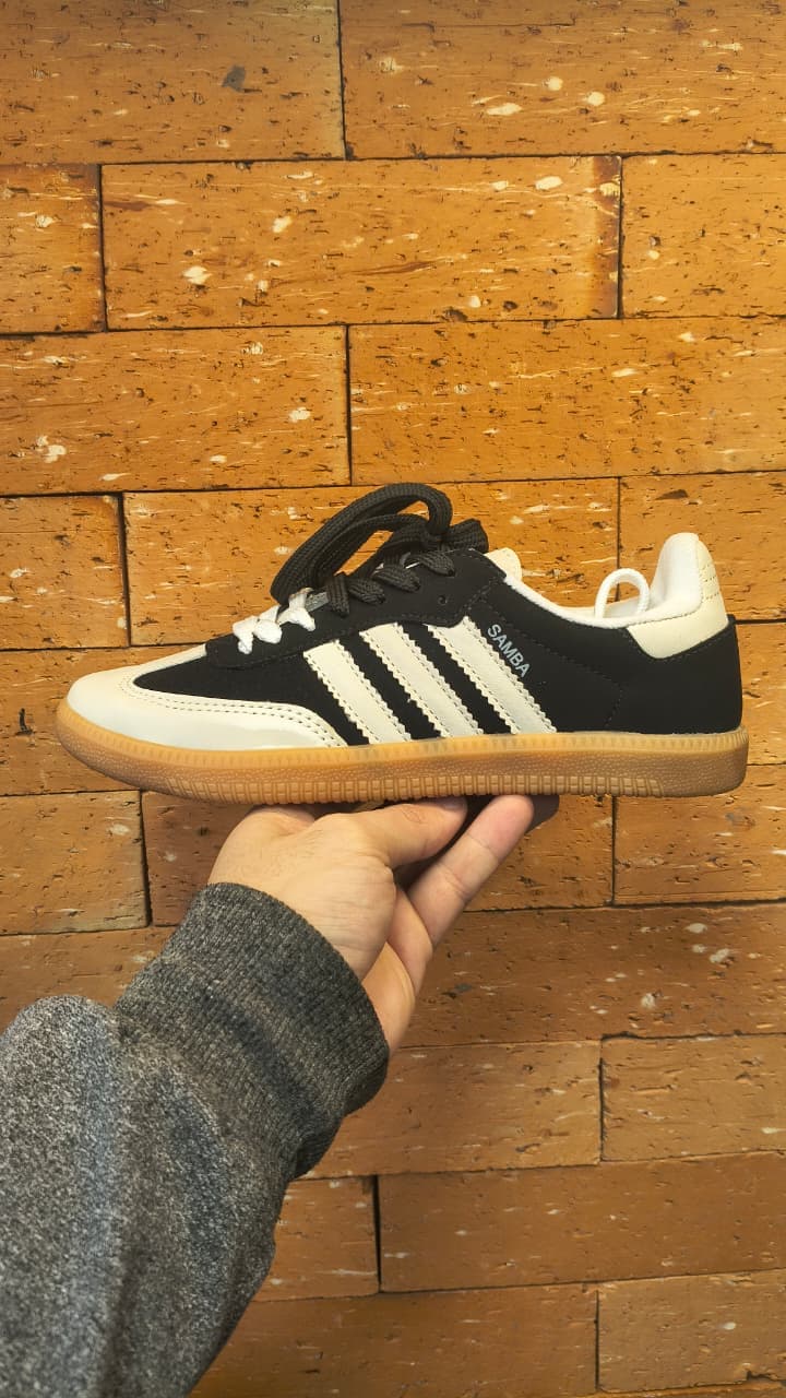 Adidas Samba Preto e Creme