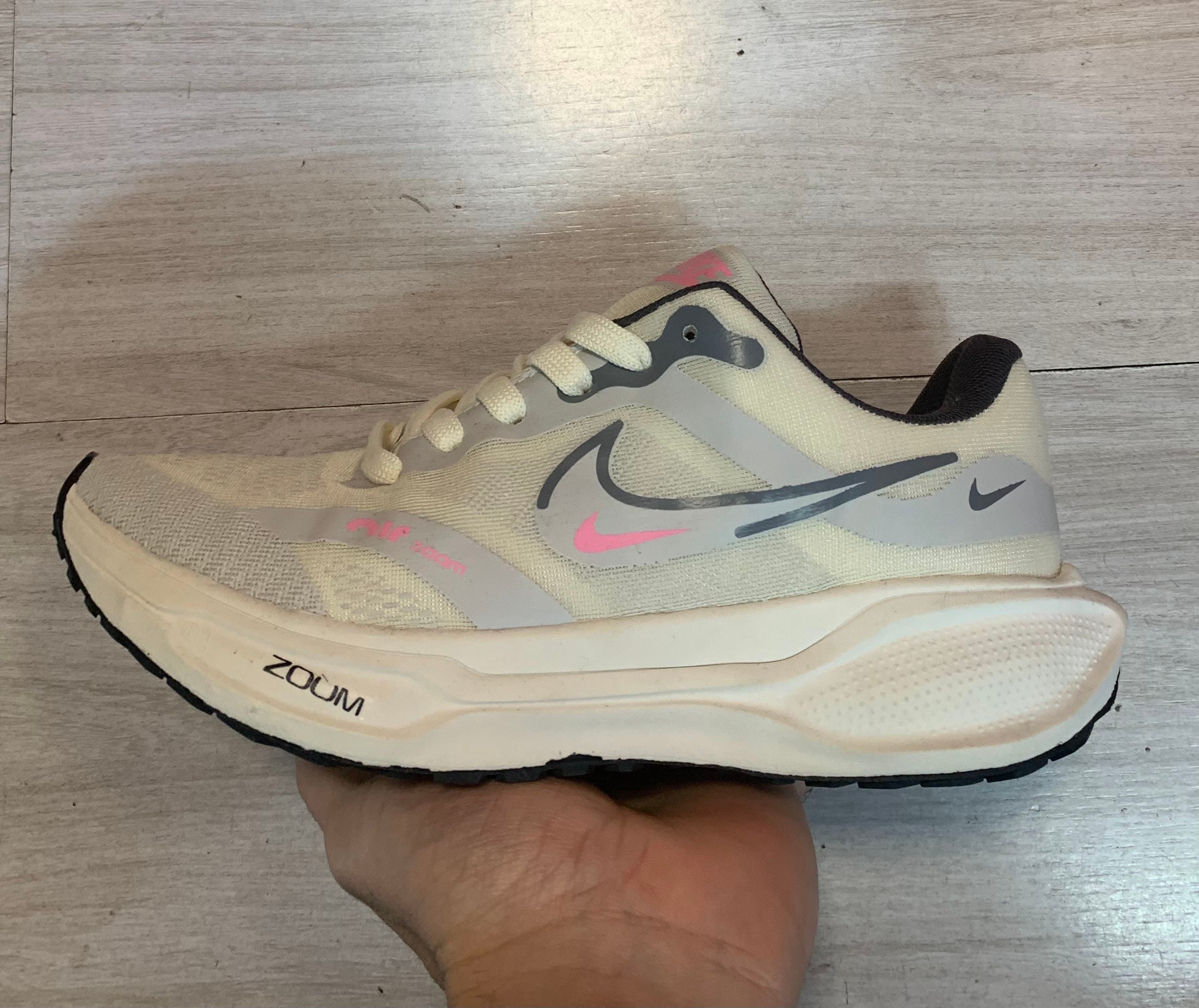 Nike Air Zoom Creme e Rosa