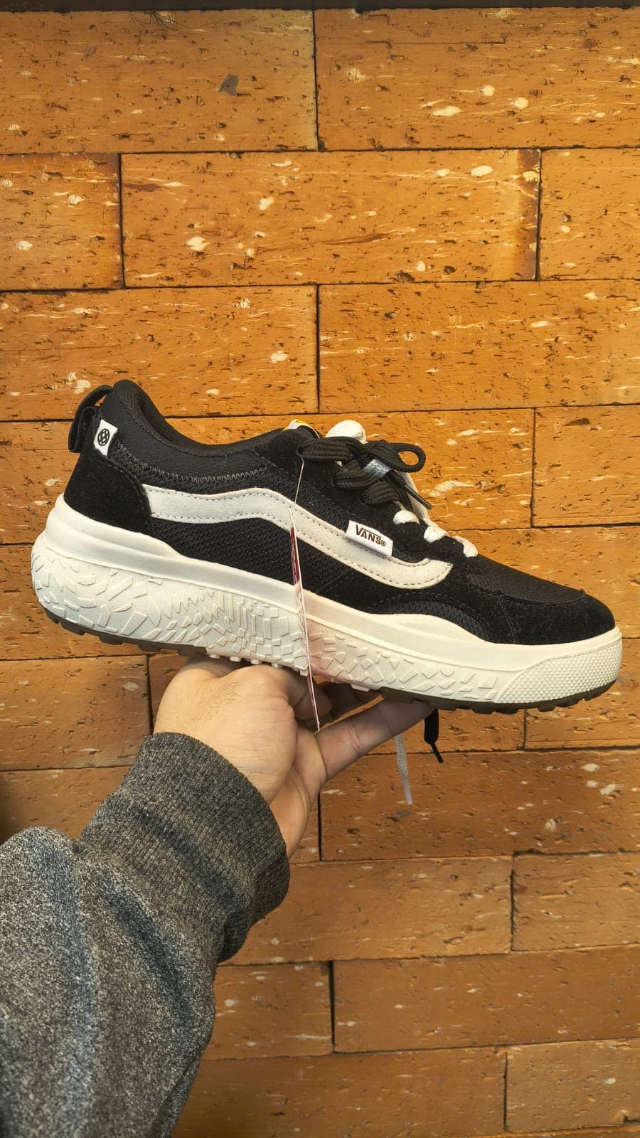 Vans Ultrarange Preto e Branco